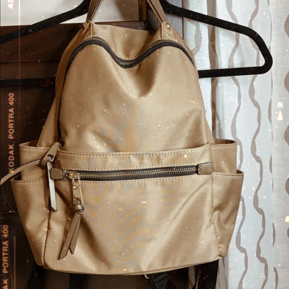 Backpack 🤍
